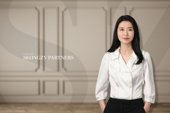 재판상 이혼, 혼인관계가 파탄되어 회복할 수 없는 상황에서 부부 일방과 제3자의 만남은 불법행위를 성립한다고 보기 어려워